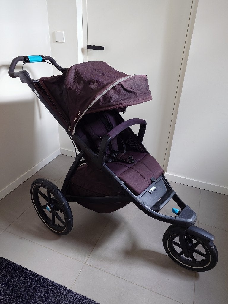 Thule urban Glide 2 + reiswieg + voetenzak + accessoires, Gebruikt, Luchtbanden, Combiwagen, Ophalen
