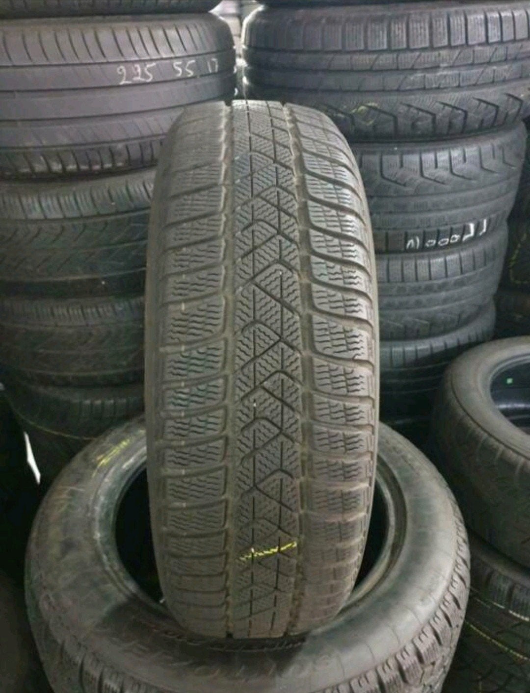 20560r17 205 60 r17 205/60/r17 pirelli avec montage, Ophalen of Verzenden