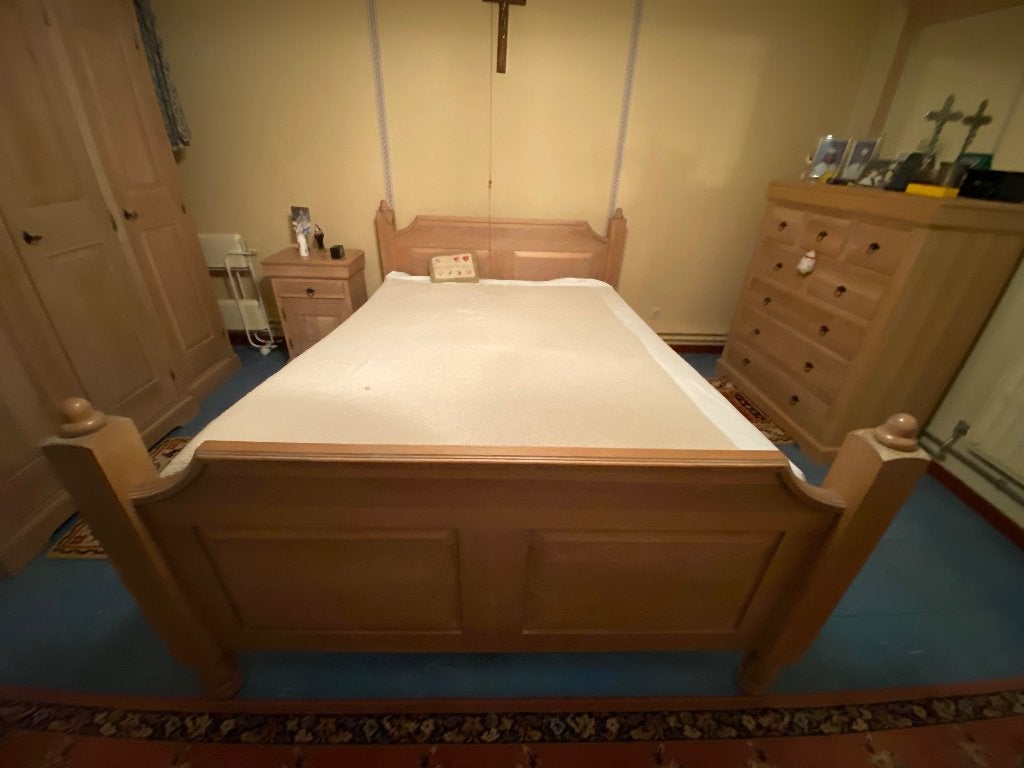 Lit - 2 personnes avec matelas et sommiers à lattes, Toscane Italiaanse stijl, Beige, 140 cm, Enlèvement