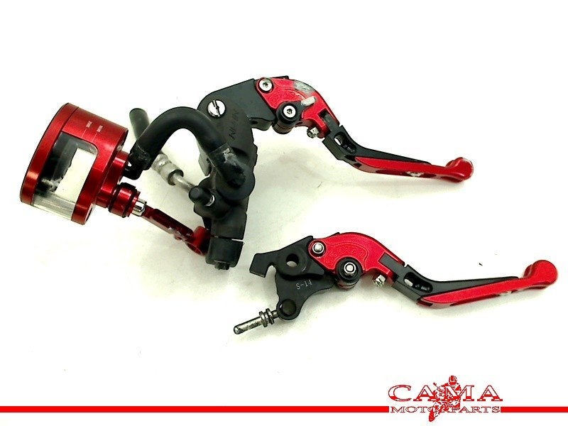 FREIN MAITRE CYLINDRE AVANT Suzuki, Dhr. S. di Majo, Utilisé, Info@cama-motorparts.nl, P.J. Troelstraweg 8 8
3144 CX  MAASSLUIS, NL