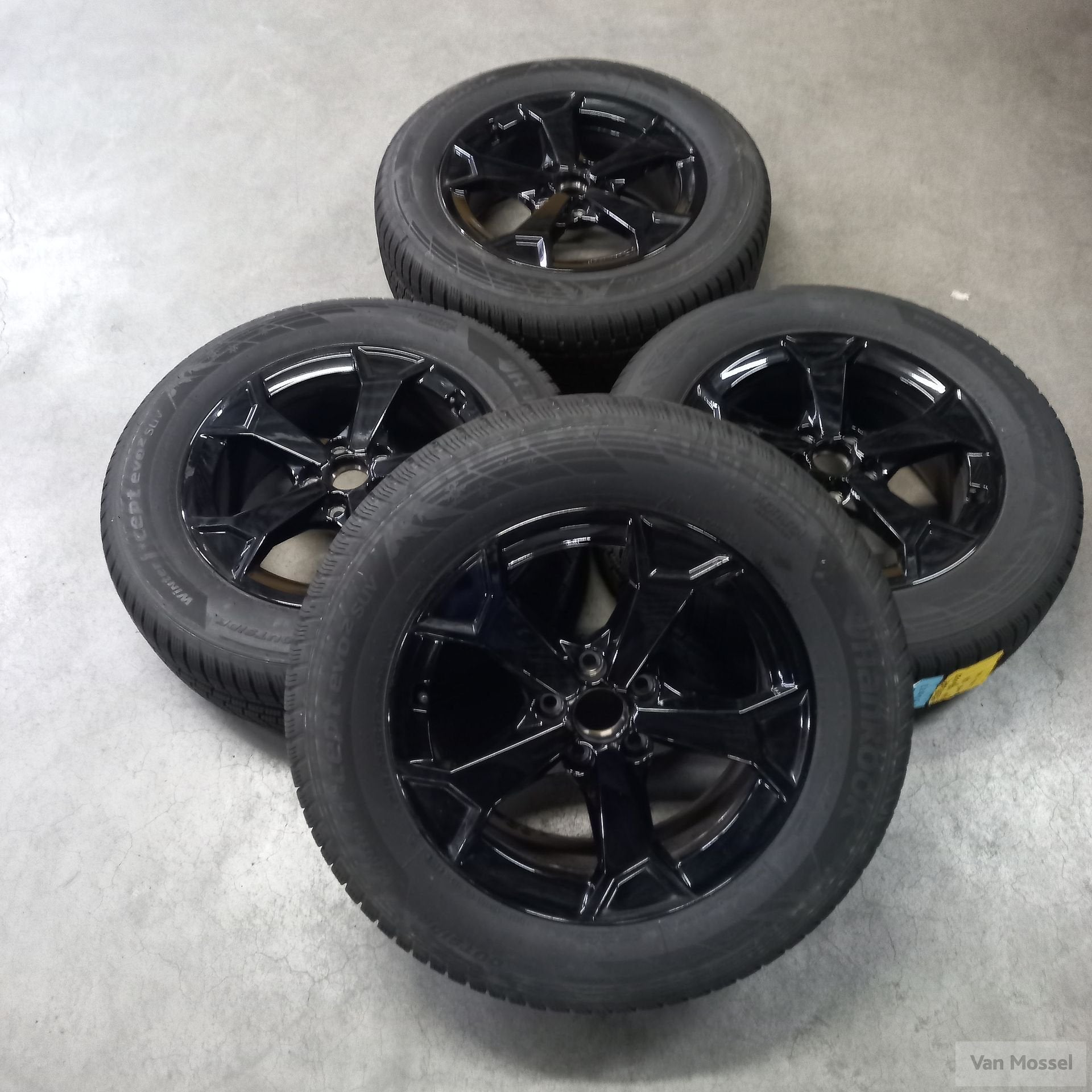 Audi Q3 Hankook Winter I cept EVO2 SUV 215/65/R17 99H, -, -, Banden en Velgen, 17 inch