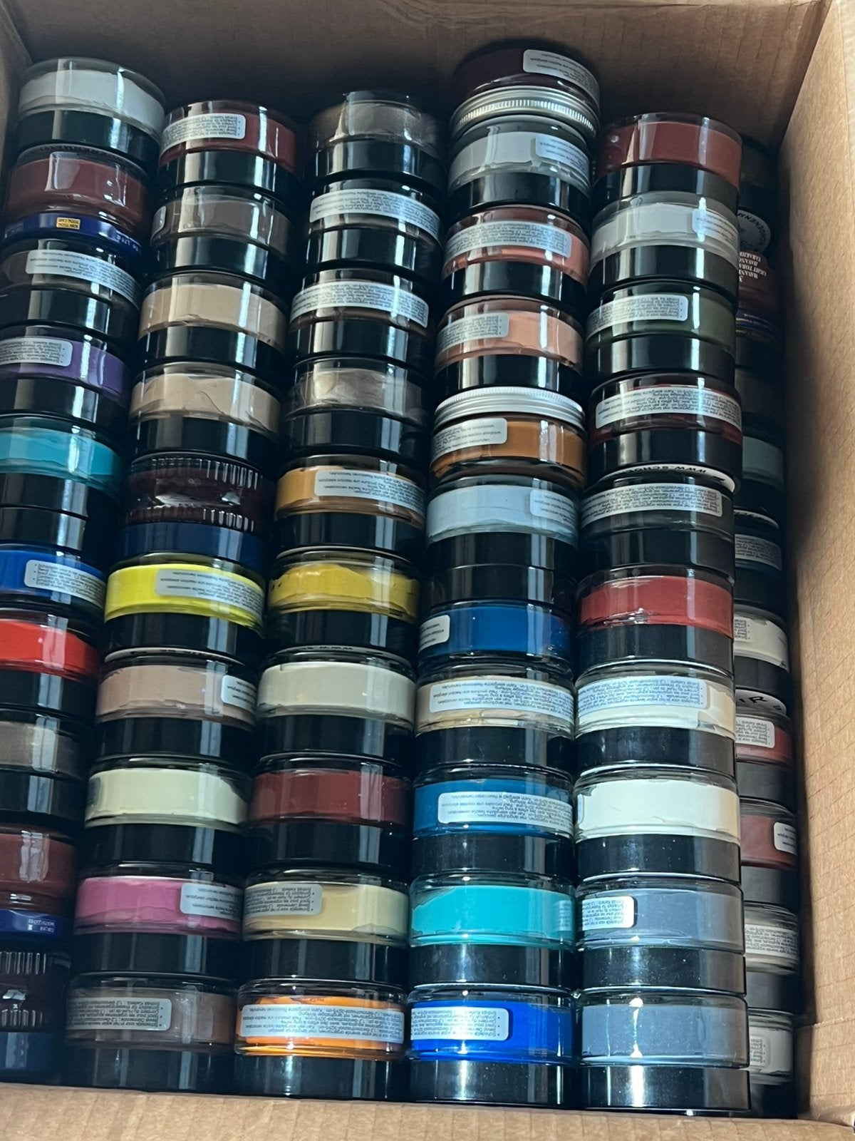Nieuwe potjes schoensmeer, doe een bod!, Hobby & Loisirs créatifs, Peinture, Enlèvement, Neuf, Autres types