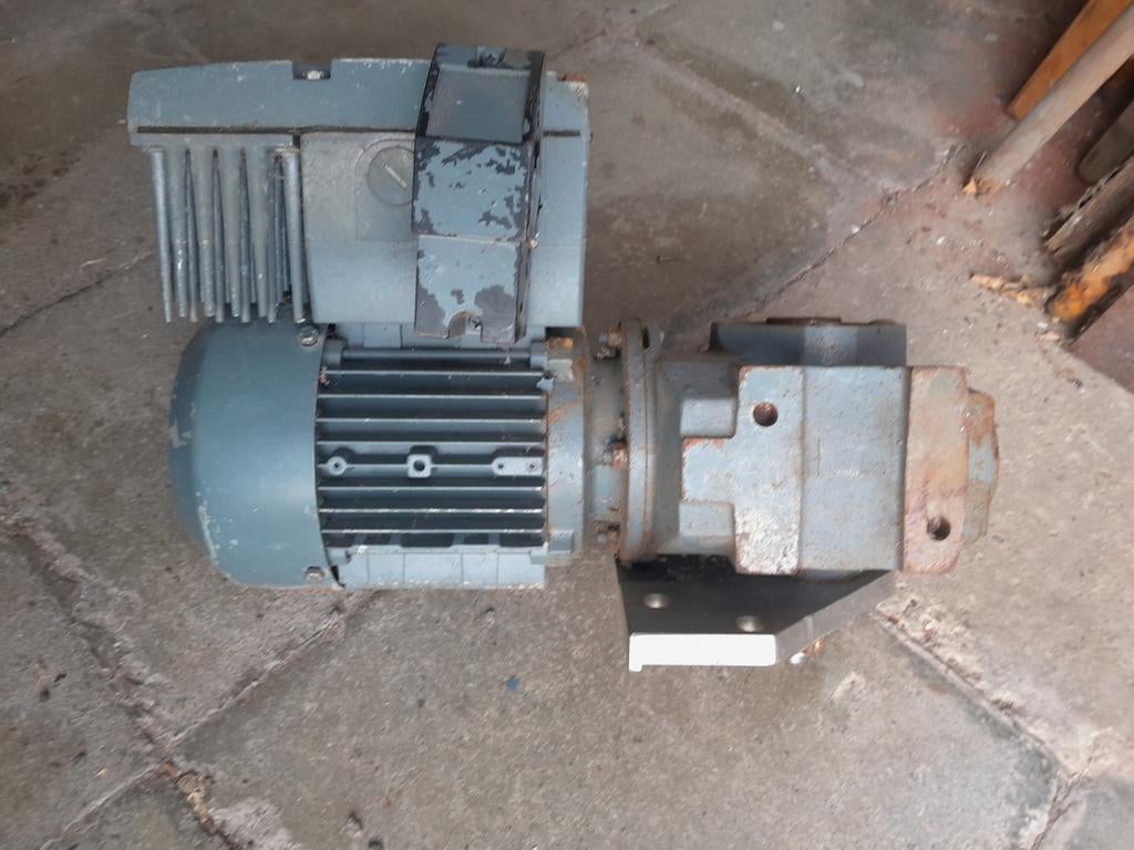 Motoréducteur Sew avec variateur de fréquence 0,37 kW, Enlèvement