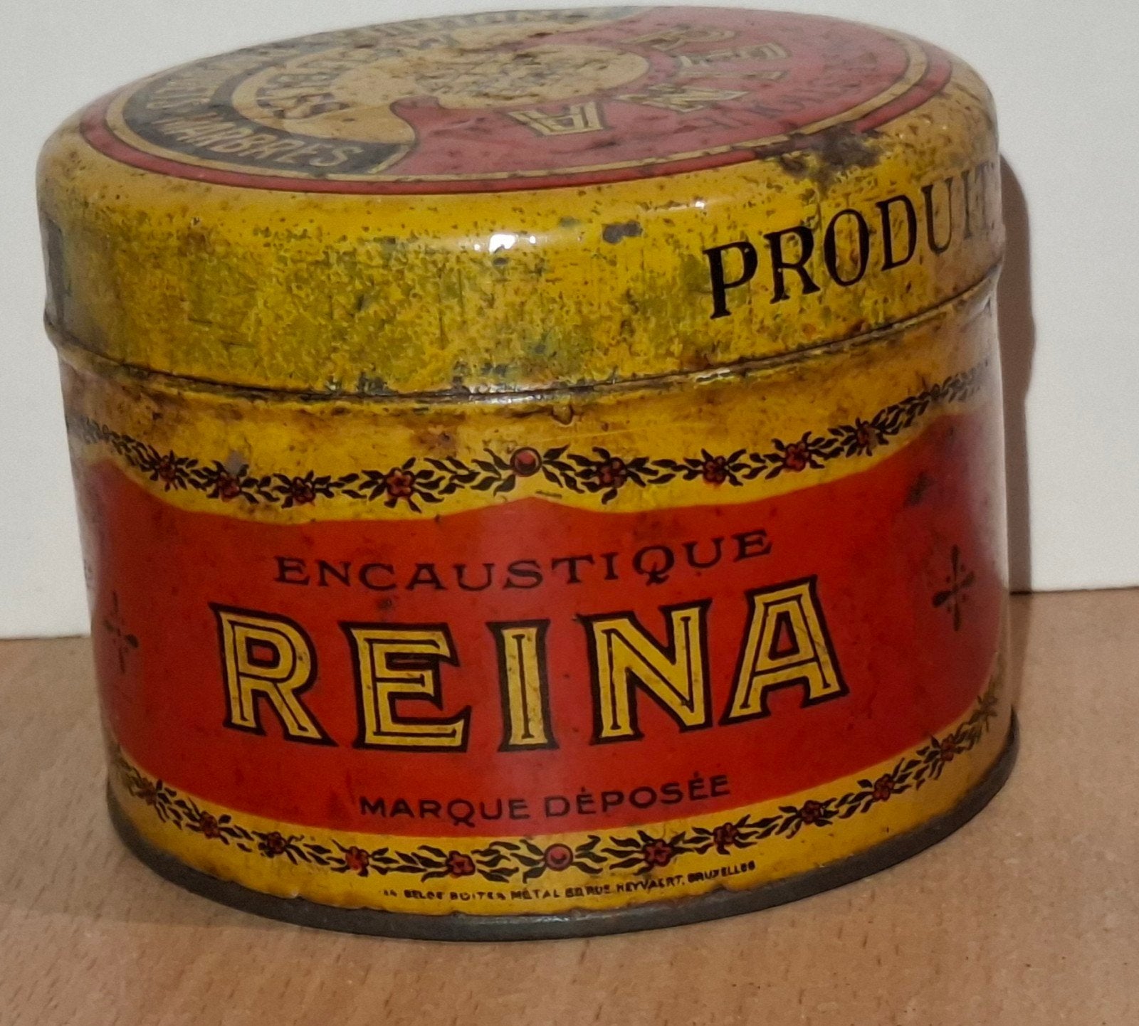 boîte en métal vintage avec Encaustique Reina (cire), Collections, Enlèvement ou Envoi