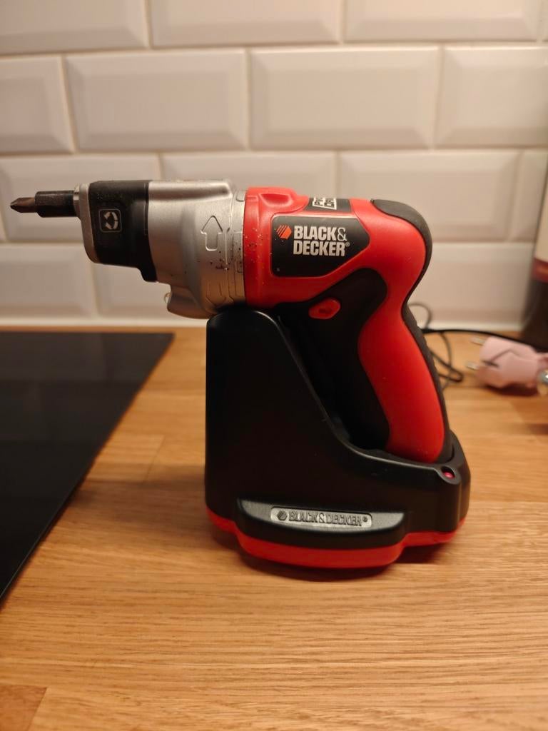 Black and Decker pivot schoefmachine oplaadbaar, Ophalen