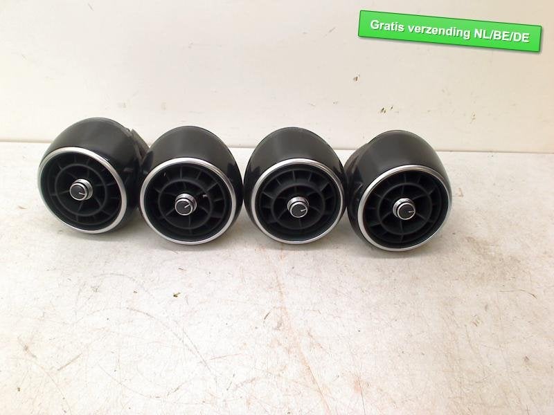 AERATEUR TABLEAU DE BORD Audi A1 Sportback (8XA / 8XF), Auto-Union-Straße  1,
85057  Ingolstadt, DE, Info@audi.de, Audi, Utilisé