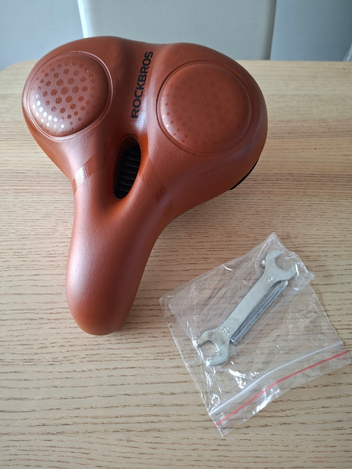 selle de vélo Rockbros brune, complètement neuve, Enlèvement ou Envoi, Neuf, Rockbros