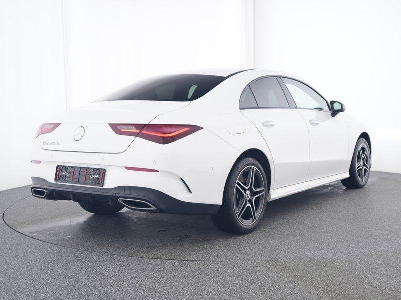 Mercedes-Benz CLA-klasse 250 e Coupé AMG Line | Trekhaak |, Auto's, Stof, Gebruikt, 4 cilinders, 16 kWh