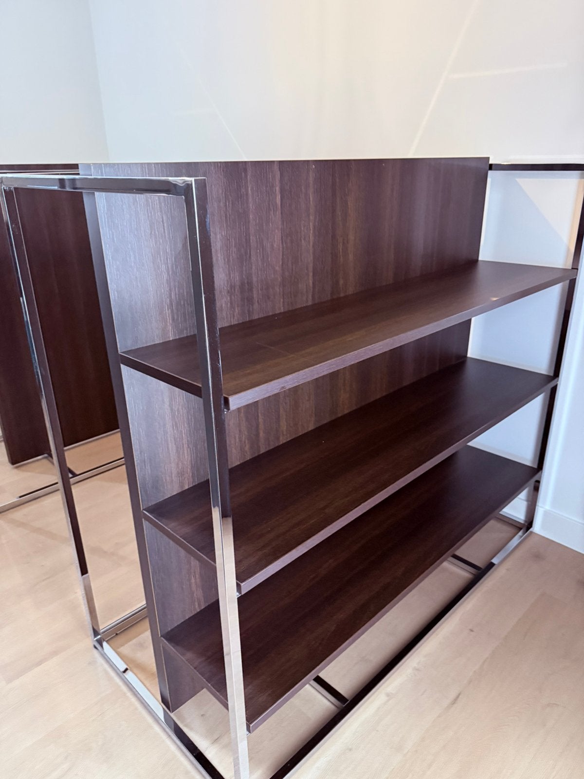 Commode et armoire de luxe —couleur noyer et chrome brillant, Enlèvement, Comme neuf