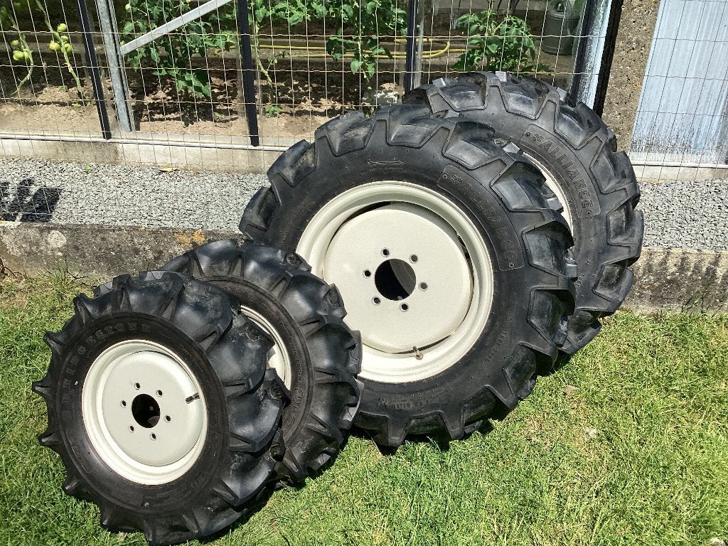 Velgen met banden Mini tractor, Zakelijke goederen, Ophalen