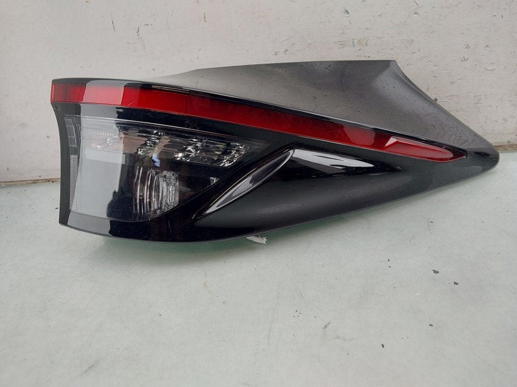FEU ARRIÈRE DROIT Yaris Cross (PB1 / PJ1) (|815500DE20|), Kundenbetreuung@toyota.de, Toyota, Utilisé, Toyota-Allee 2
50858  Köln, DE