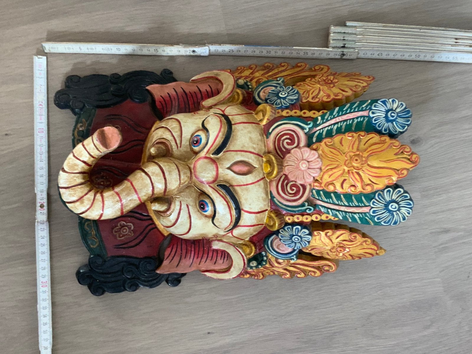 Masker hout, Ophalen