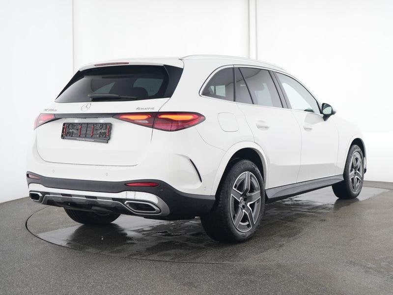 Mercedes-Benz GLC-klasse 300 DE 4MATIC SUV AMG Line | Panora, Auto's, Automaat, Zwart, 2500 kg, Wit