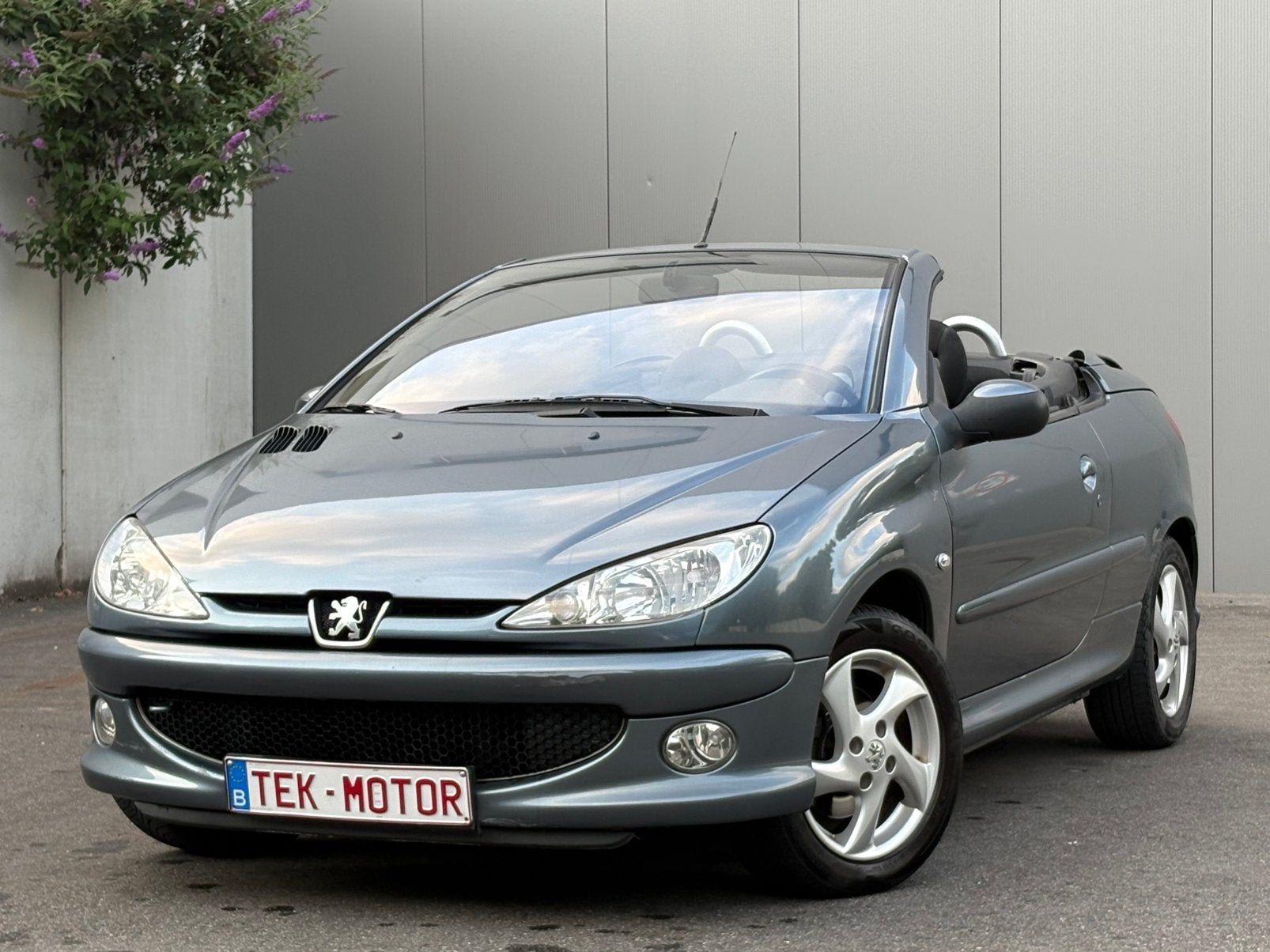 PEUGEOT 206 CABRIO 1.6 BENZINE, GEKEURD, AIRCO, CARPLAY, NAV, Auto's, Handgeschakeld, 80 kW, 3 deurs, Sound system
