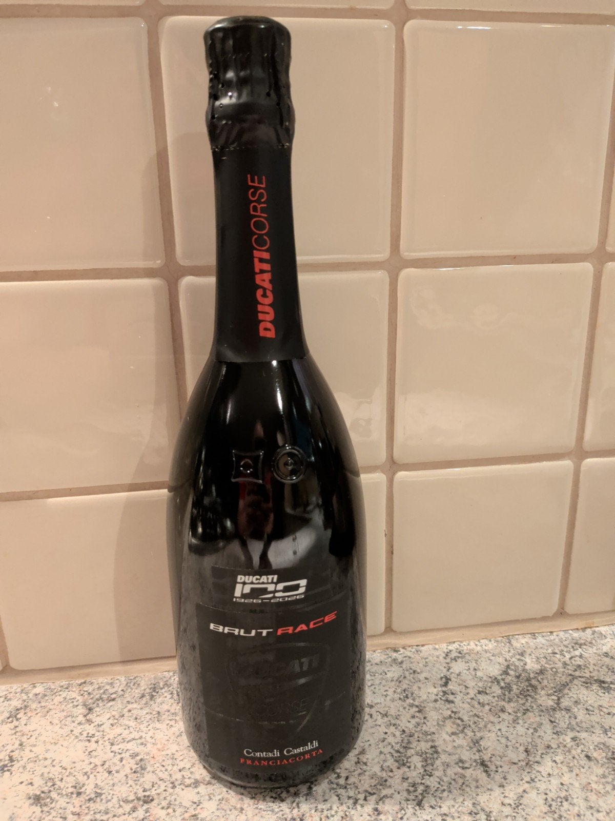 Ducati Corse Franciacorta, Collections, Vins, Neuf, Enlèvement ou Envoi, Pleine, Champagne
