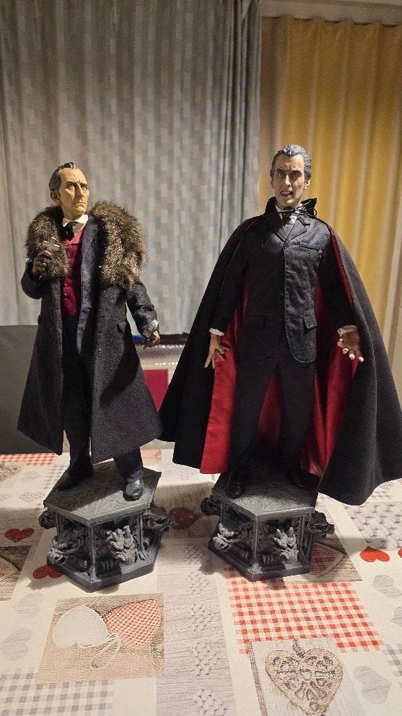 Lot de statues Sideshow - Dracula & Van Helsing (1/4), Enlèvement, Comme neuf, Fantasy