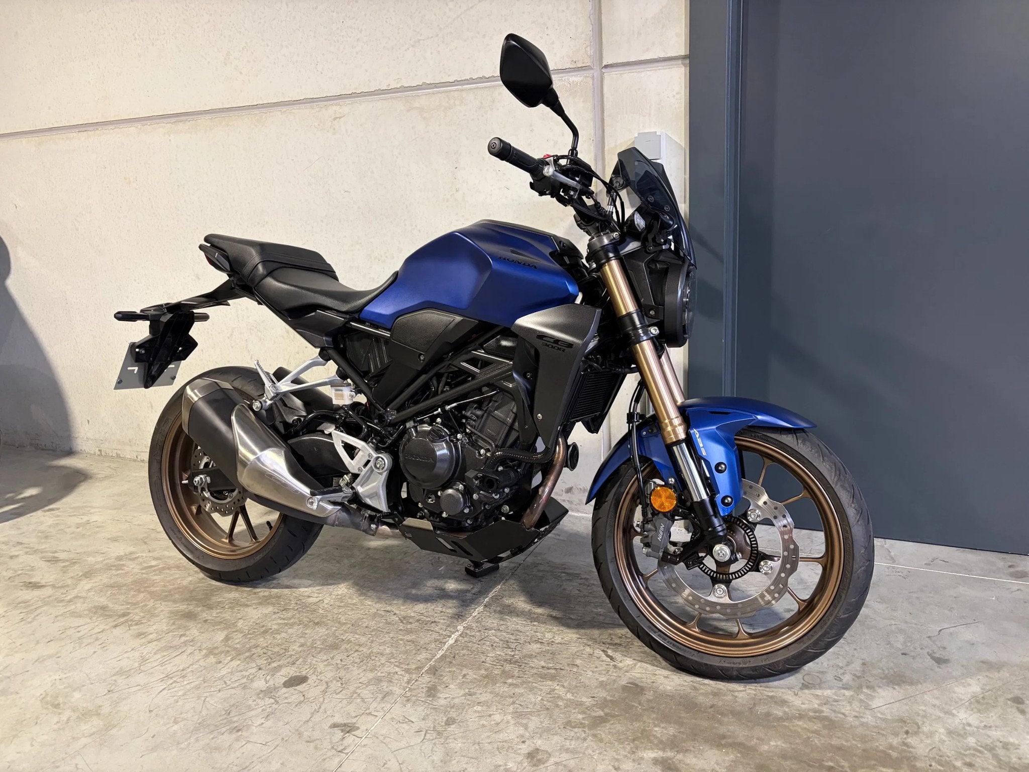 Honda CB300R met leuke opties (bj 2023), 300 cc, Bedrijf, Overig, 12 t/m 35 kW