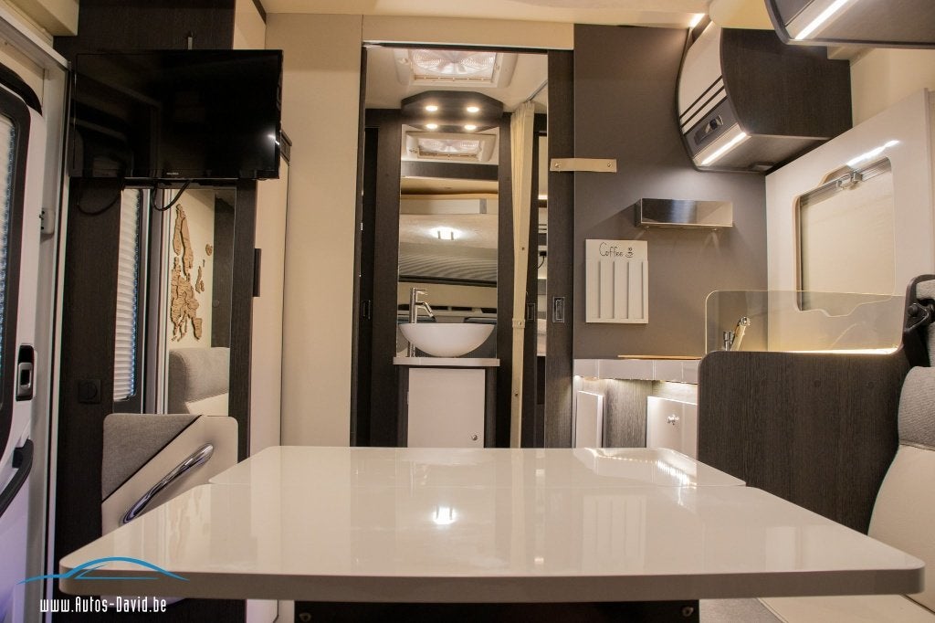 Roller Team Kronos 266TL 6 Slaappl. Half-integraal / AIRCO, Caravans en Kamperen, Overige merken, Ringverwarming, ABS, Ford