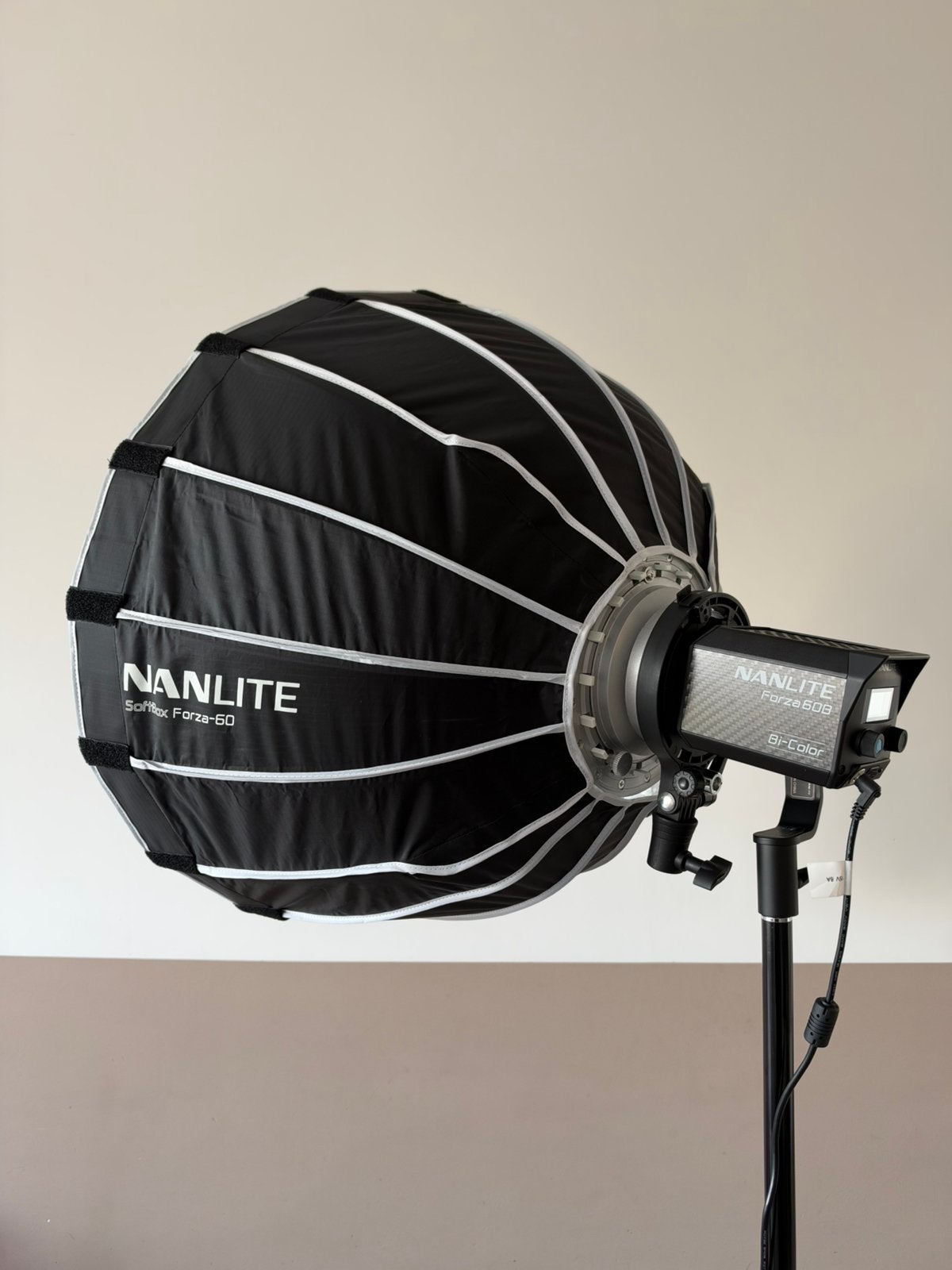 NANLITE Forza 60B Bi-color + NANLITE softbox Forza-60, Audio, Tv en Foto, Ophalen, Zo goed als nieuw