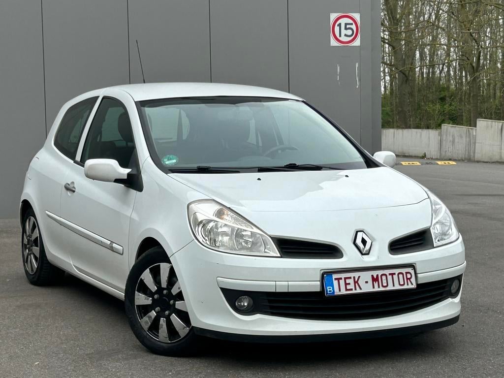 RENAULT CLIO 1.2 BENZINE, GEKEURD, AIRCO, NIEUW STAAT!!, Auto's, Renault, Handgeschakeld, 55 kW, 1149 cc, Parkeersensor