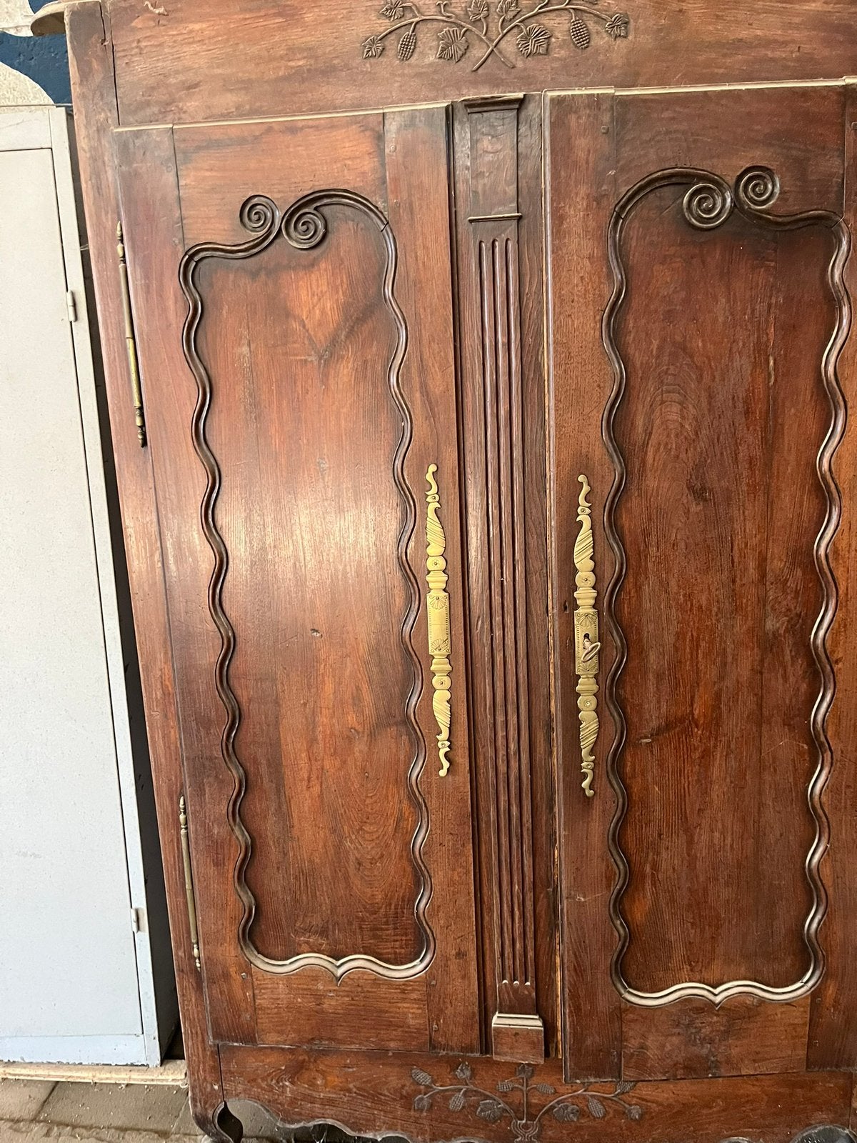 Antieke kast, Ophalen