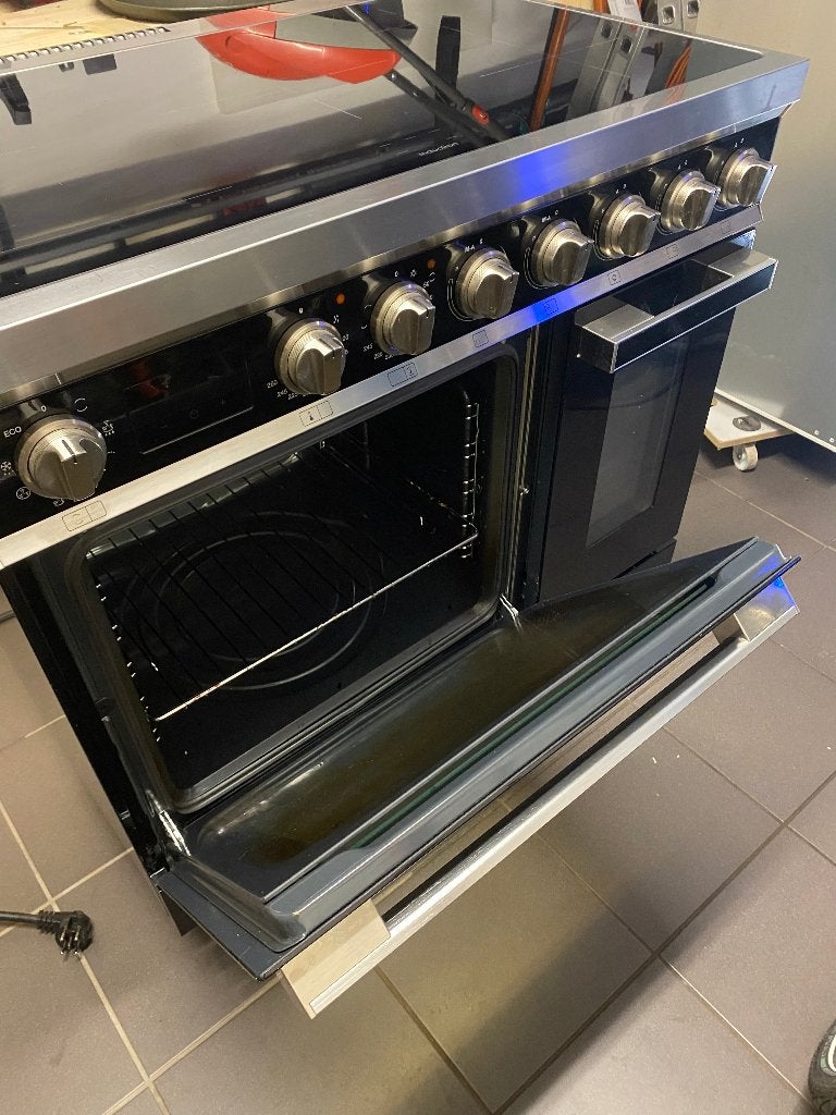 Smeg Inductie Fornuis 11KW met 5 pits kookplaat,dubbele oven, Electroménager, Classe énergétique A ou plus économe, 85 à 90 cm