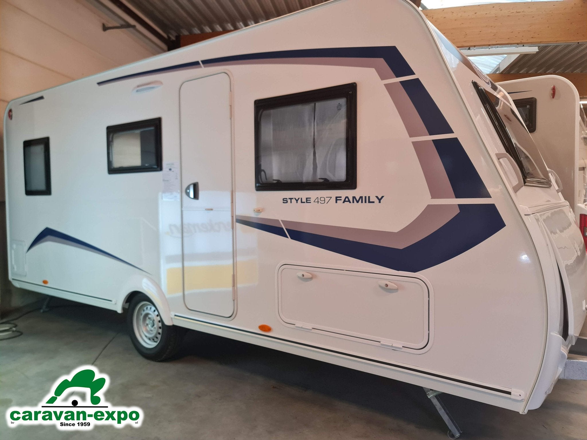 CARAVELAIR ALBA 497 STYLE, Bedrijf, Meer dan 6, 5 tot 6 meter, Caravelair