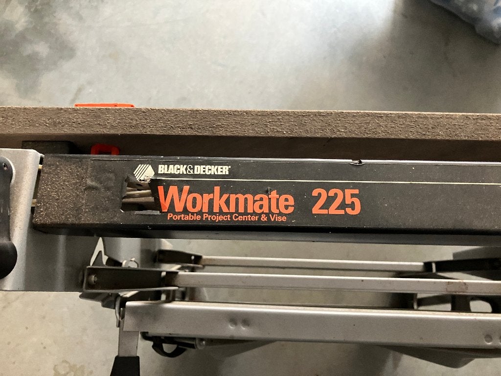 Te koop : Black & Decker Workmate 225, Bricolage & Construction, Enlèvement, Comme neuf, Moins de 70 cm, Rabattable