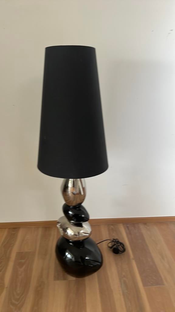 Lampadaire noir et couleur inox, Maison & Meubles, Neuf, 75 cm ou plus, Enlèvement, Autres matériaux
