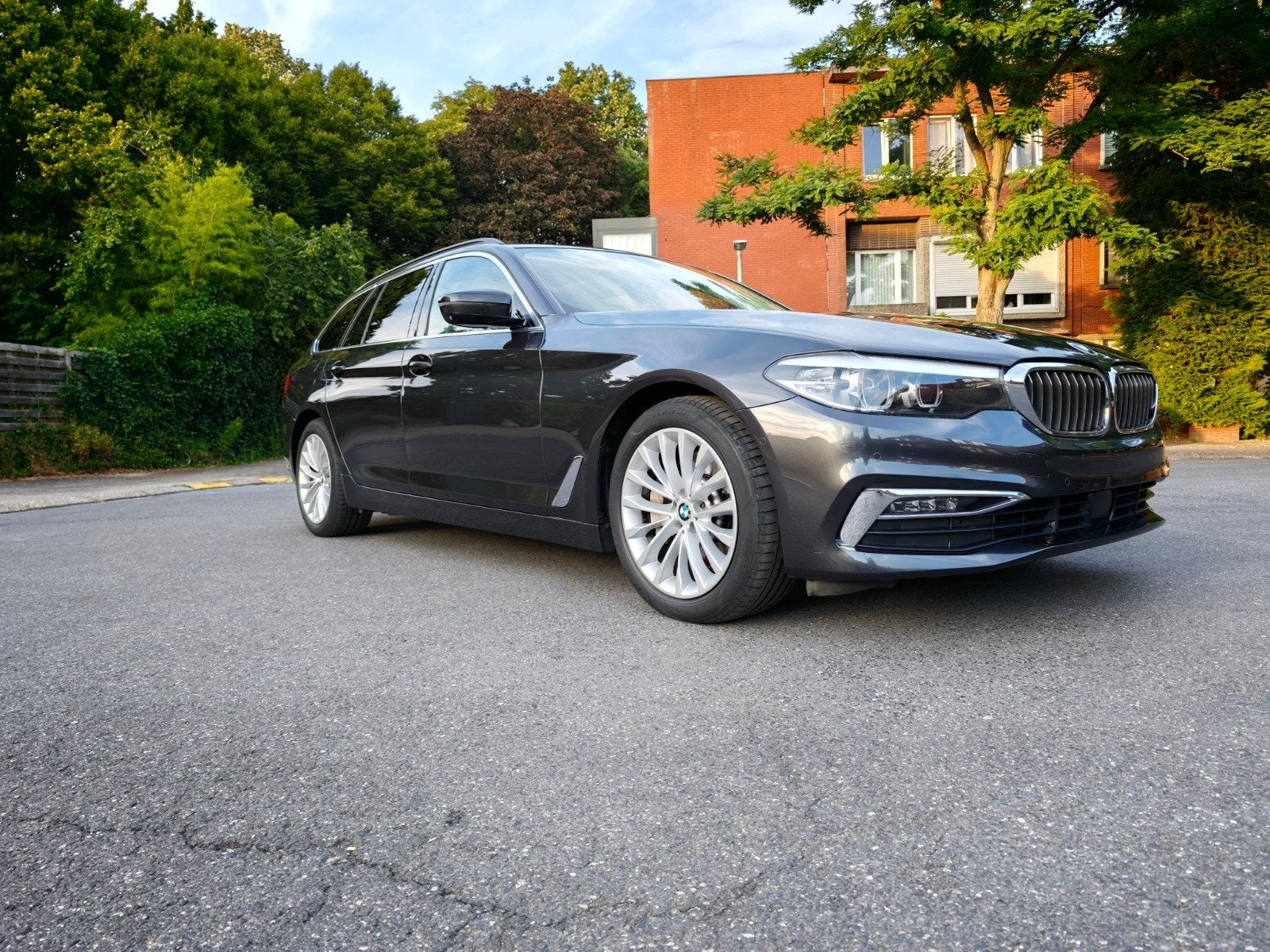 BMW 525D, Autos, BMW, Particulier, Caméra 360°, Alarme, Bluetooth, Cruise Control, Barres de toit, Jantes en alliage léger, Sièges chauffants