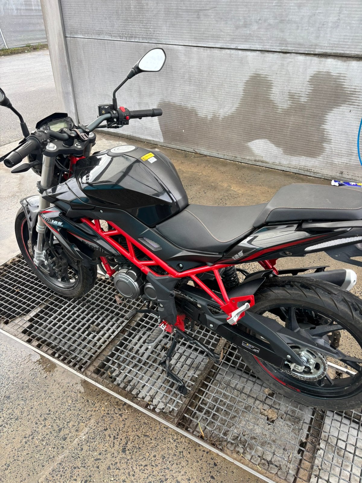 Benelli BN125, Motoren, Particulier, 125 cc, 11 kW of minder, Handgeschakeld