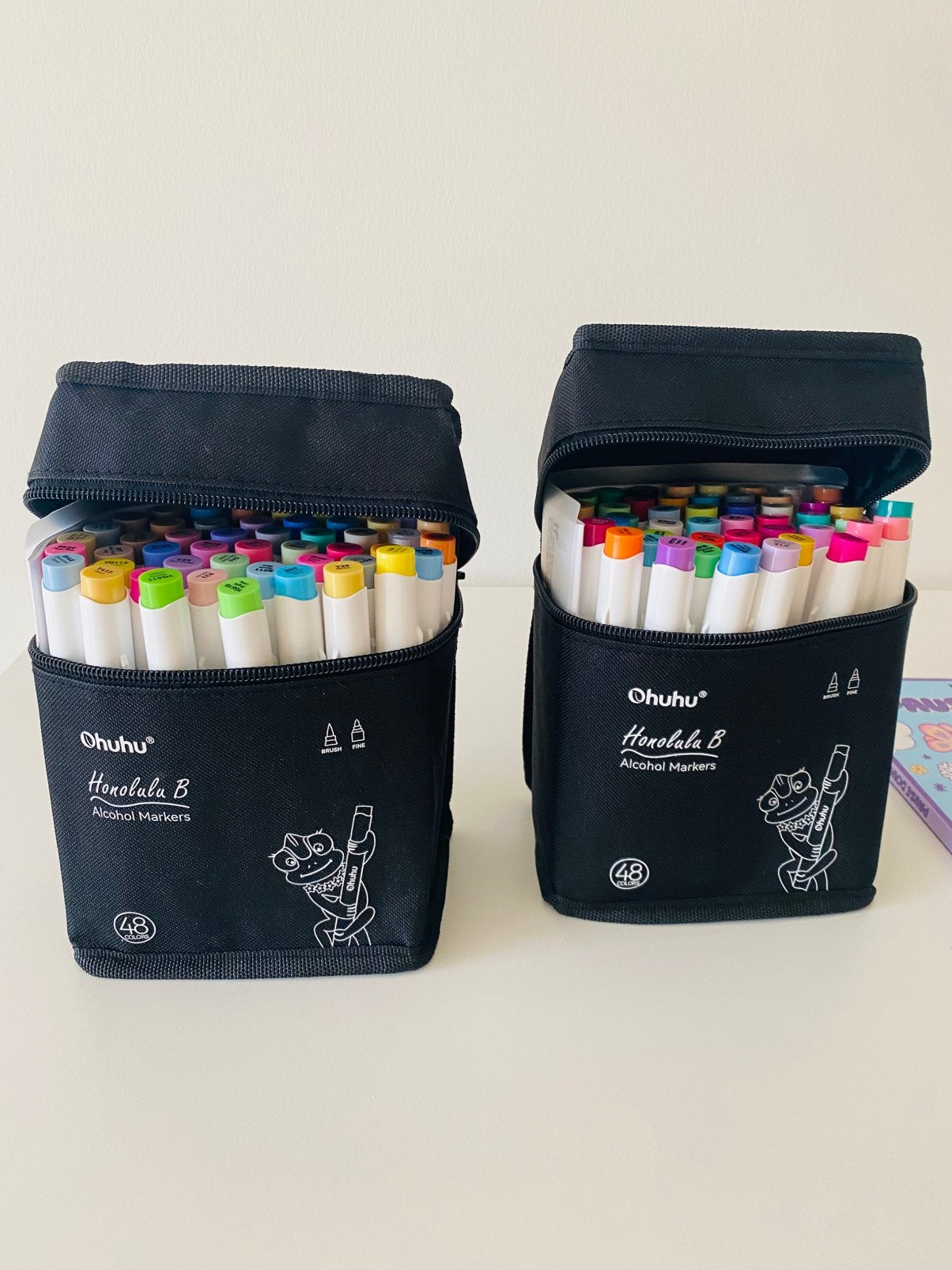 Ohuhu alcohol markers + 3 kleurboeken, Hobby en Vrije tijd, Ophalen of Verzenden, Zo goed als nieuw