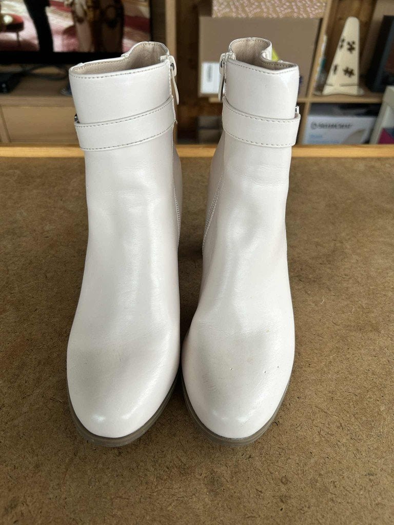 Bottes à talons blanches, Chaussures à haut talons, Chaussea, Enlèvement, Porté