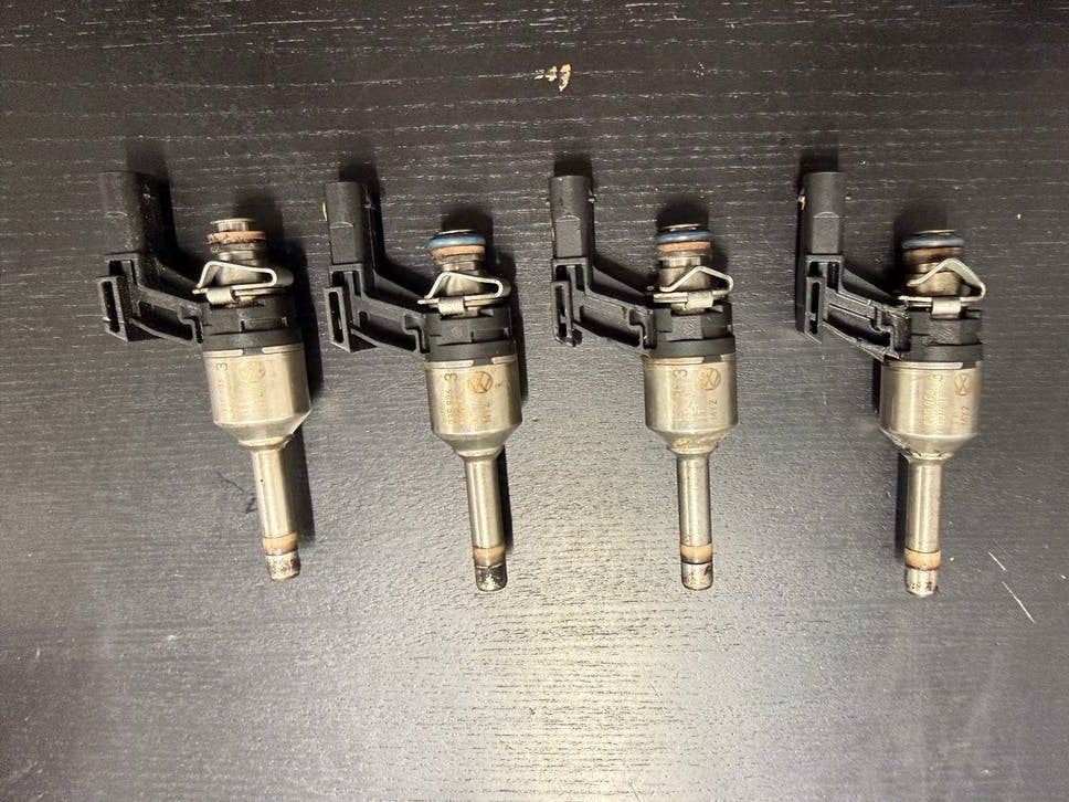 4x Injectoren Volkswagen Caddy Golf 1.2 TSI 77kw 03f906036b, Ophalen, Gebruikt, Volkswagen