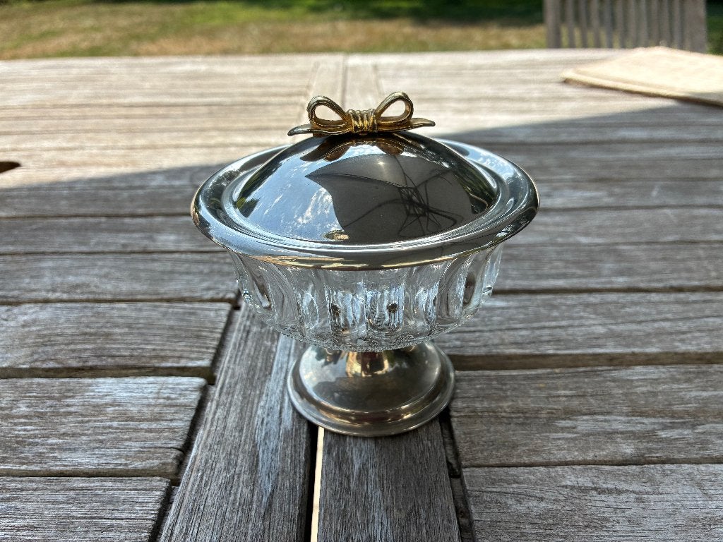 kleine glazen of gegoten kristallen beker + metalen deksel, Antiek en Kunst, Ophalen of Verzenden
