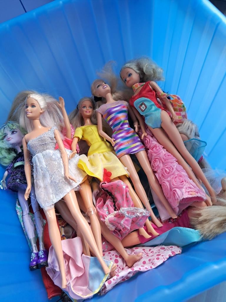 Barbies te koop, ook 1 man bij., Verzamelen, Poppen, Ophalen, Gebruikt, Pop