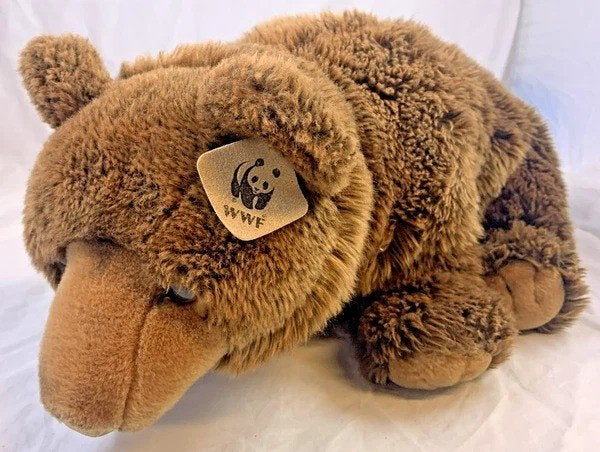 Peluche WWF Anna Club, ours brun couché, 50 cm, Enfants & Bébés, Brun, Overige karakters, Comme neuf, Ours