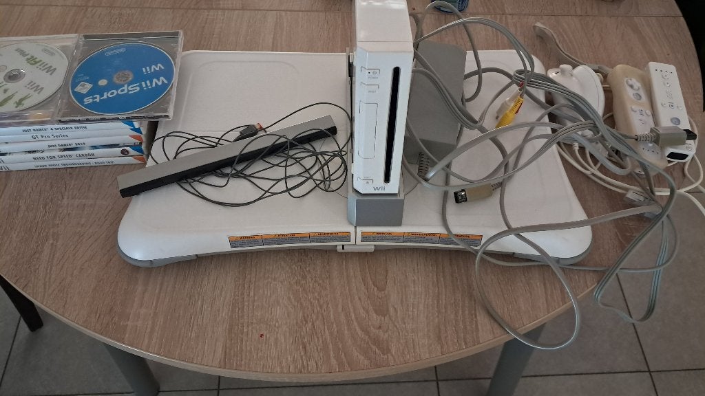 Wii, Enlèvement, Utilisé, Avec 2 manettes, Avec jeux