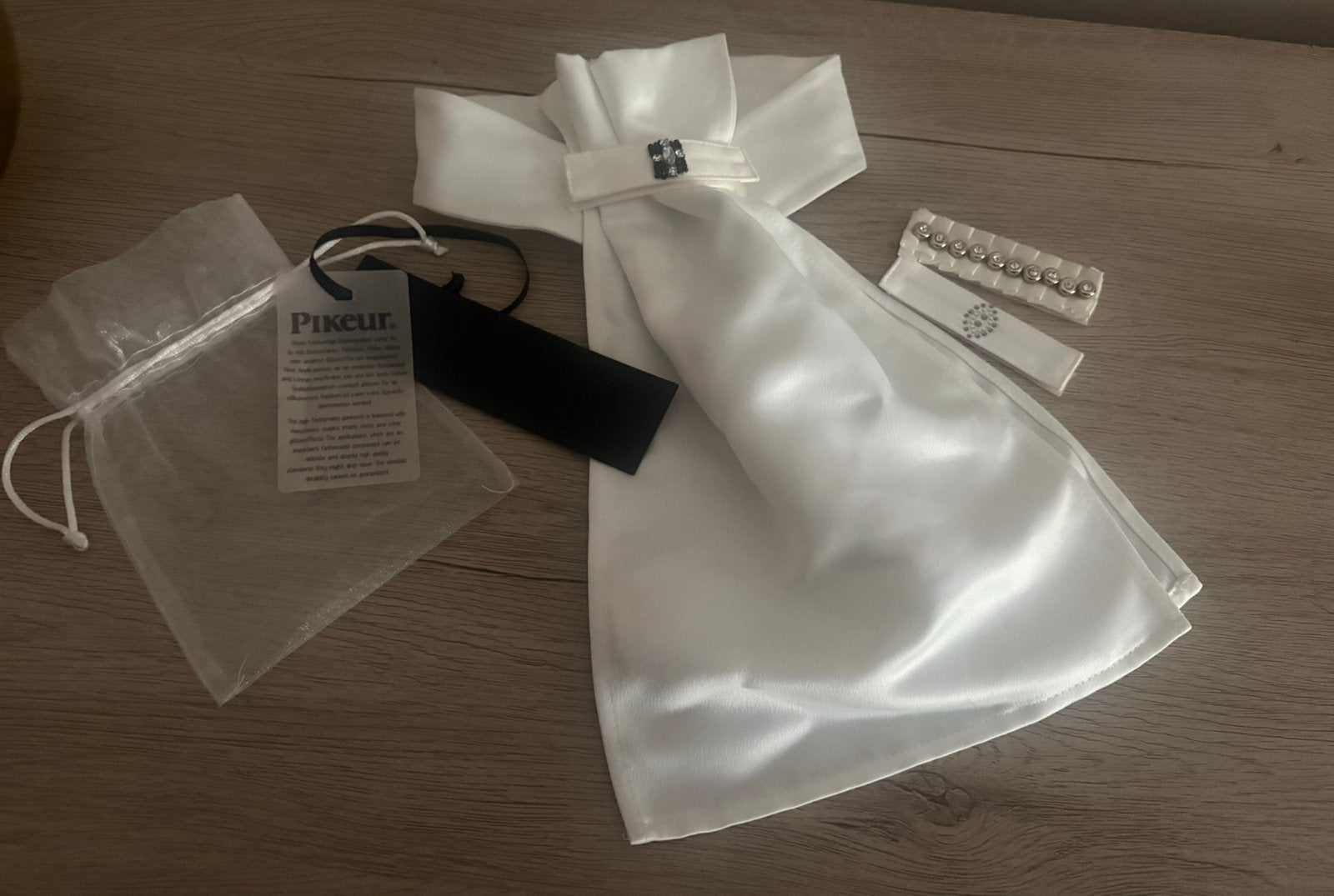 Witte plastron - Pikeur, Ophalen, Zo goed als nieuw, Pikeur