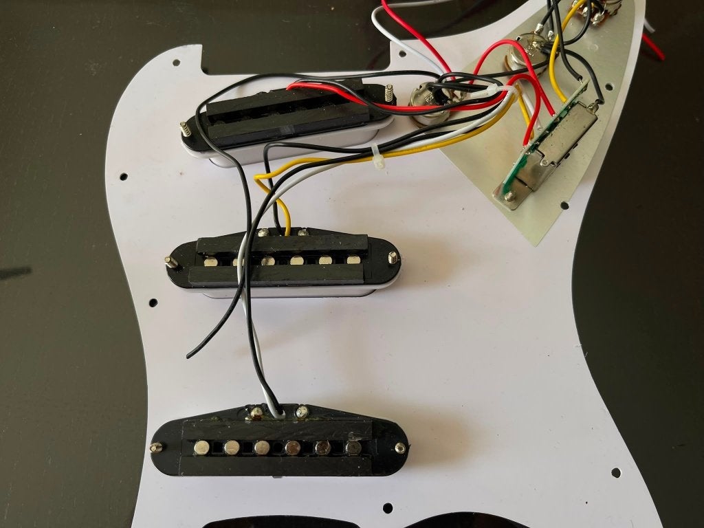 Squier Stratocaster slagplaat SSS, Muziek en Instrumenten, Ophalen of Verzenden, Zo goed als nieuw, Elektrische gitaar