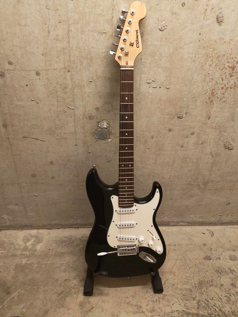 Elektrische gitaar merk C.Giant + houder, Musique & Instruments, Enlèvement