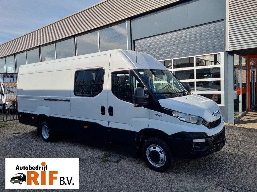 Iveco Daily 50C17/ L4H2 MAXI/ DC / 6 Zitplaatsen/ EURO 6, Auto's, Bestelwagens en Lichte vracht, 3010 kg, Achterwielaandrijving