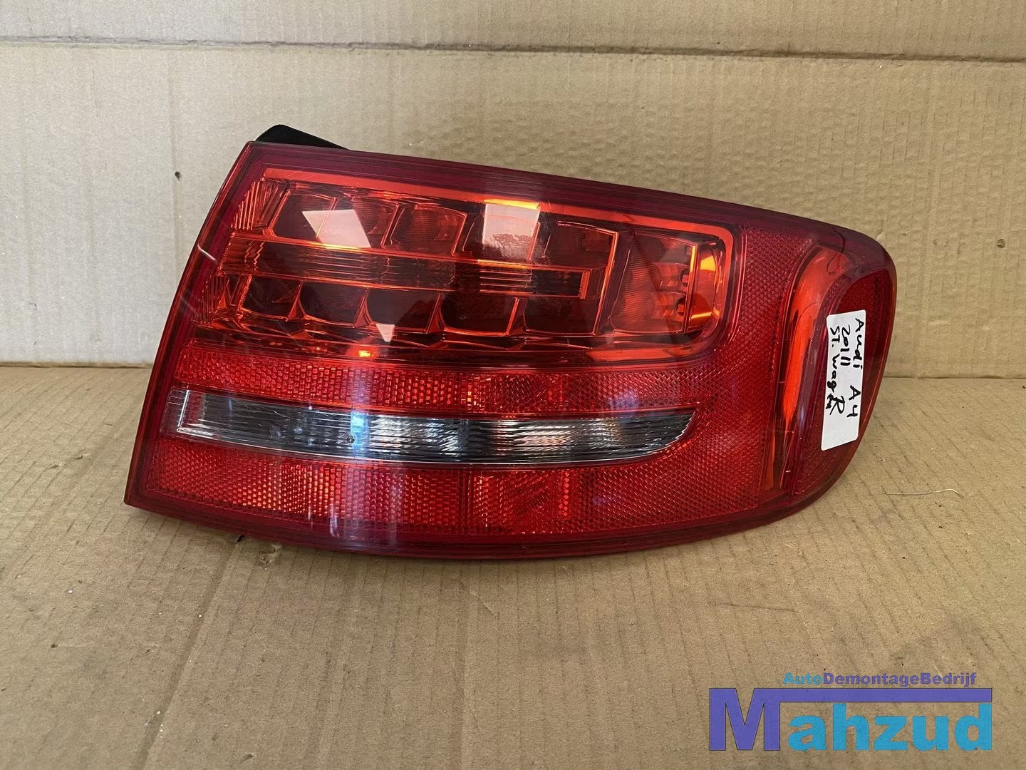 AUDI A4 B8 AVANT Rechts buiten achterlicht 8K9945096B, Gebruikt, AUDI AG, Auto-Union-Strasse 1
85045  Ingolstadt, DE, Audi