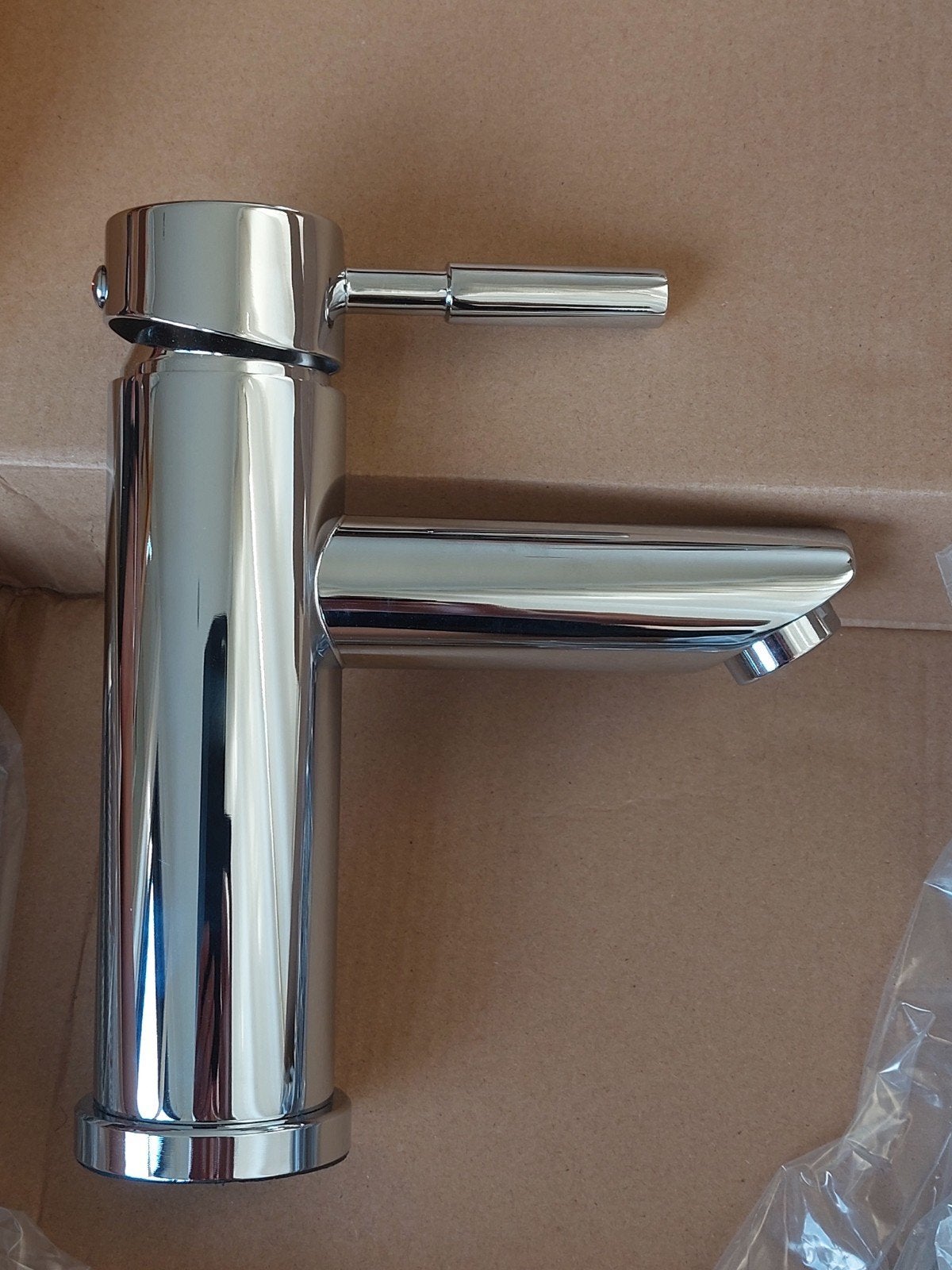 2 nouveaux robinets de lavabo identiques, Bricolage & Construction, Sanitaire, Enlèvement ou Envoi, Neuf, Robinet