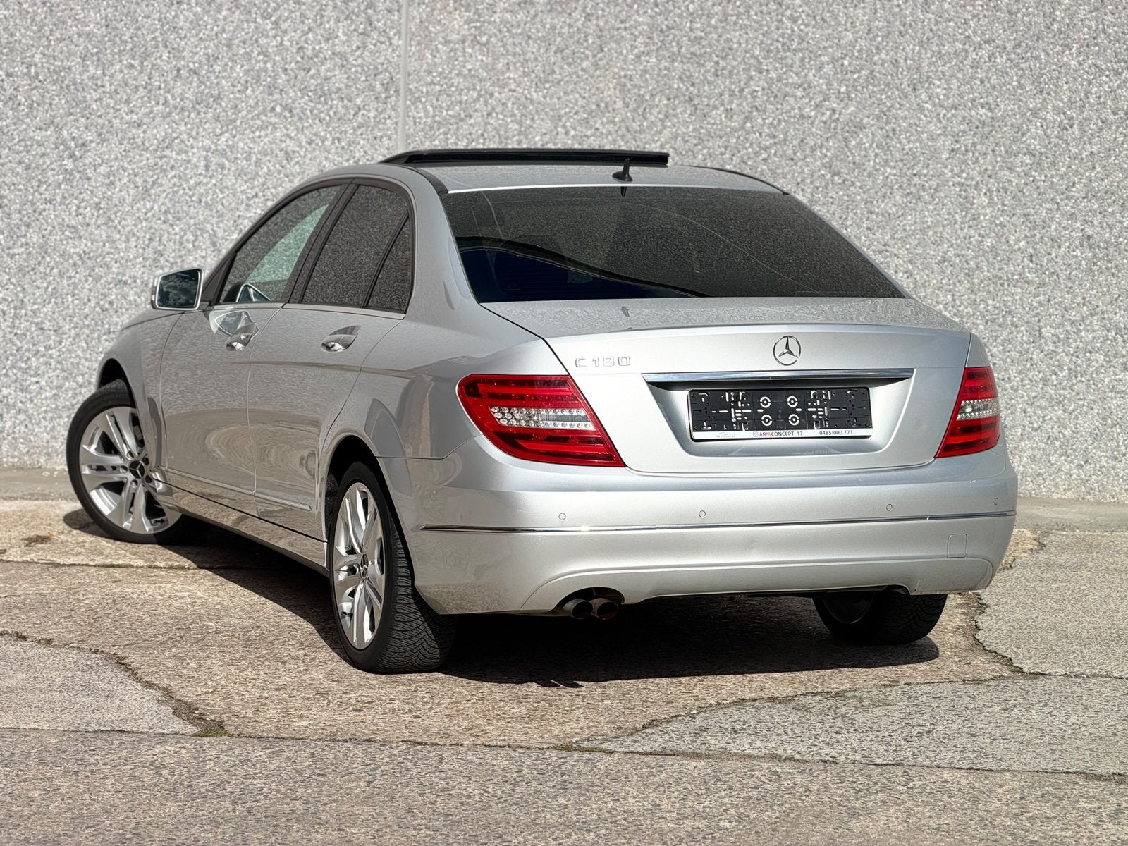 Mercedes-Benz C180 CGI AvantGarde Toit/auto/Garantie 12 Mois, Auto's, Zwart, Leder en Stof, Bedrijf, Berline