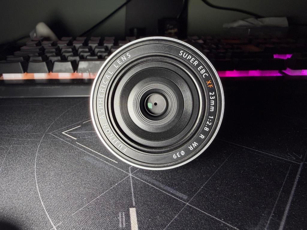 Fujifilm 23mm 2.8 WR pancake silver, Ophalen of Verzenden, Zo goed als nieuw