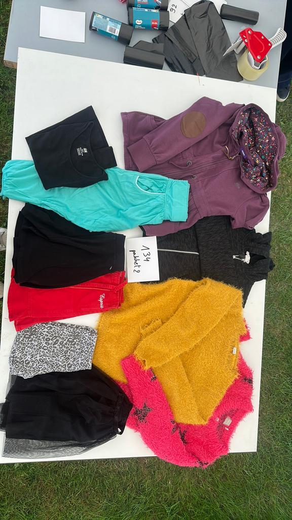 Pakket 2 meisje maat 134, Ophalen, Zo goed als nieuw, Meisje, Broek