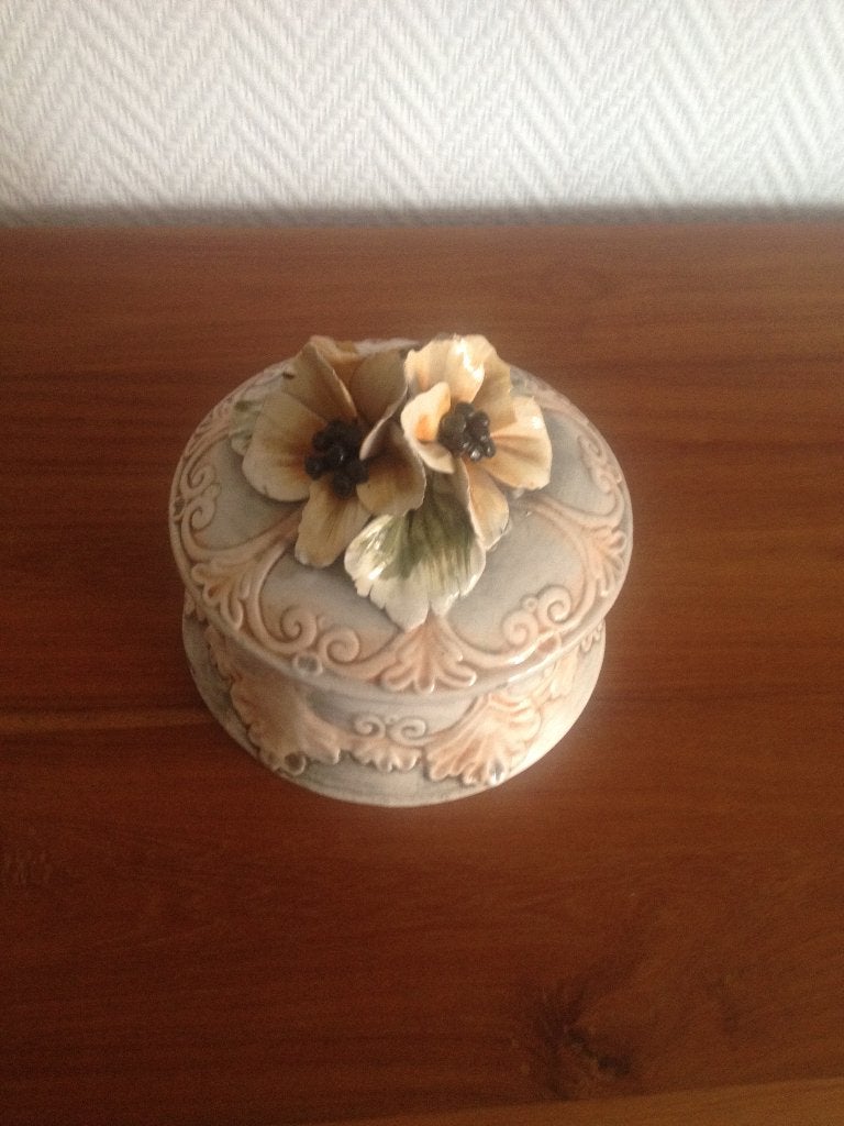 Bocal et couvercle en porcelaine italienne à décor de fleurs, Enlèvement ou Envoi