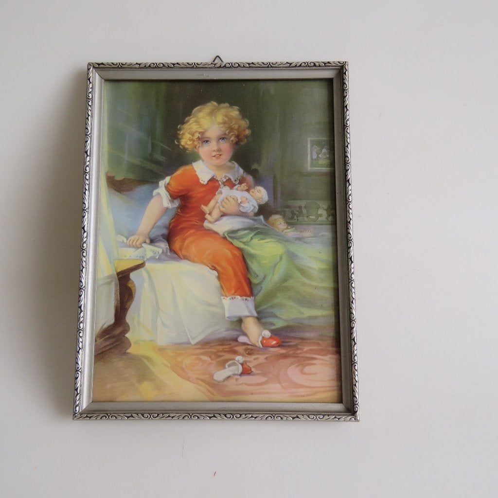 Vintage kunstprint kader meisje met pop, Antiek en Kunst, Ophalen of Verzenden