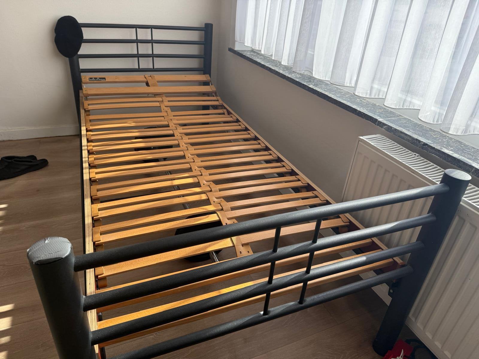 Bed, Huis en Inrichting, Ophalen, Zo goed als nieuw